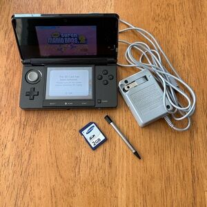 Nintendo 3DS Handheld Console CTR-001 Cosmo Black w/ 2GB SD & Charger TESTED
